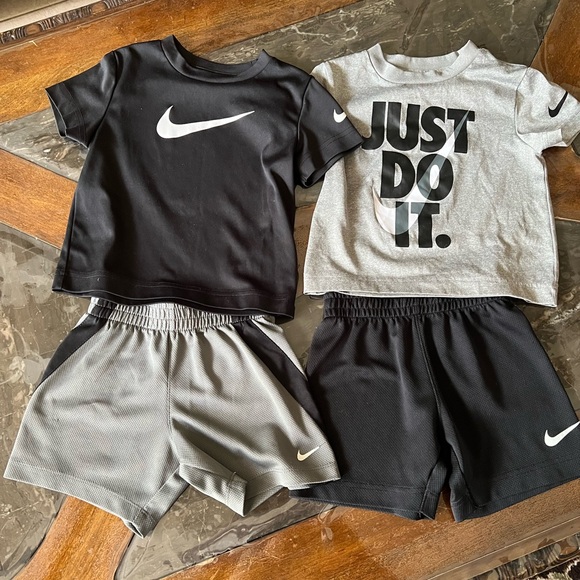 Nike - Picture 2 of 6
